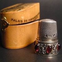 アンティークの裁縫道具〜貴婦人の手芸用品店